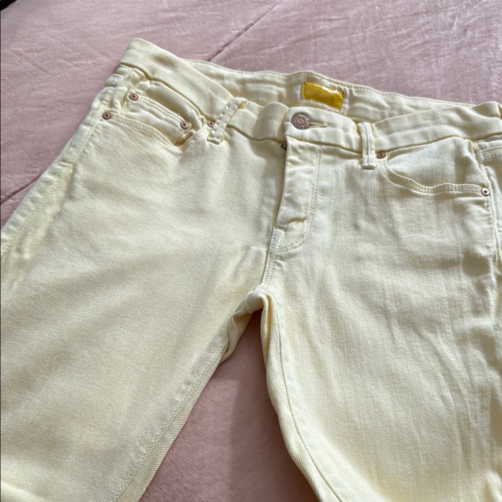 Mother Women's pale yellow cropped Jeans